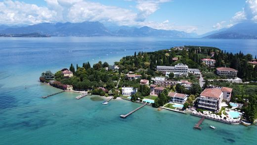 别墅  Sirmione, 布雷西亚省