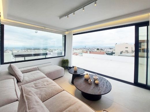 Penthouse w Voúla, Nomarchía Anatolikís Attikís