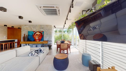 Apartment / Etagenwohnung in Florianópolis, Santa Catarina