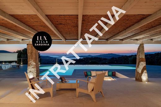 Villa for sale in Olbia