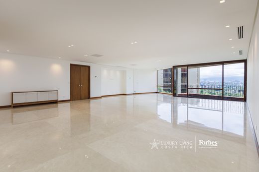 Piso / Apartamento en Escazú, Provincia de San José