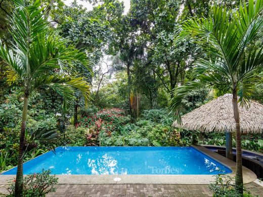 Luxury home in Santa Ana, Provincia de San José