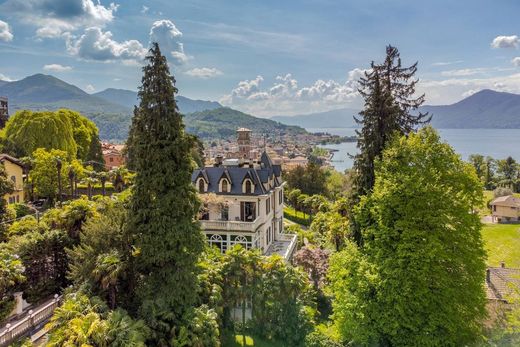 Villa - Luino, Provincia di Varese