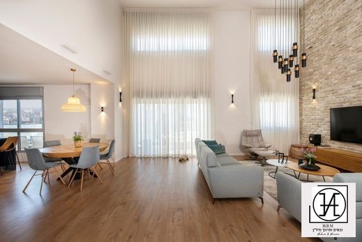 Apartment / Etagenwohnung in Cholon, Tel Aviv District