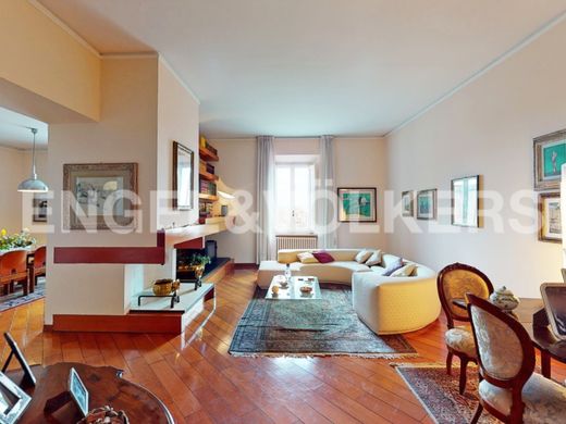 Apartment / Etagenwohnung in Siena, Provincia di Siena