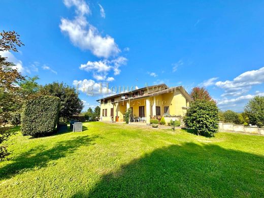 Willa w Casatenovo, Provincia di Lecco