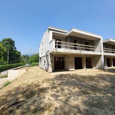 Villa a Nobile-Monguzzo, Como