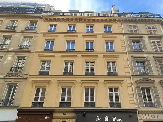 Apartment in Champs-Elysées, Madeleine, Triangle d’or, Paris