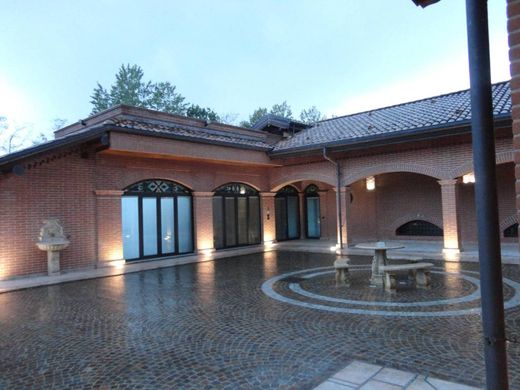 Villa a Garlasco, Pavia