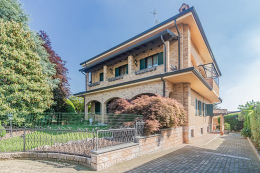 Semidetached House in Limbiate, Province of Monza and Brianza