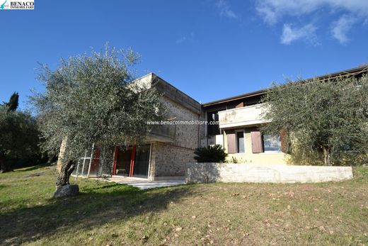 Villa in Caprino Veronese, Provincia di Verona