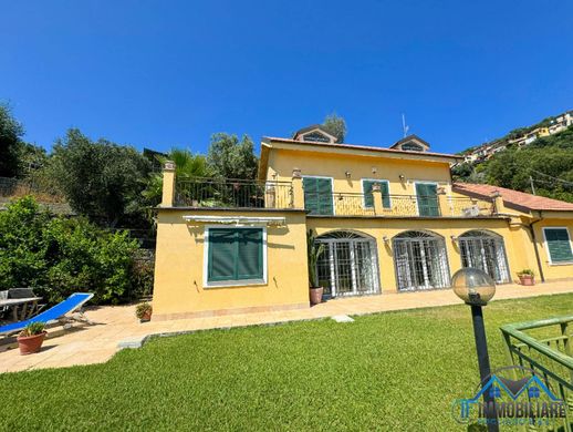 Alassio, Provincia di Savonaのマルチファミリーヴィラ