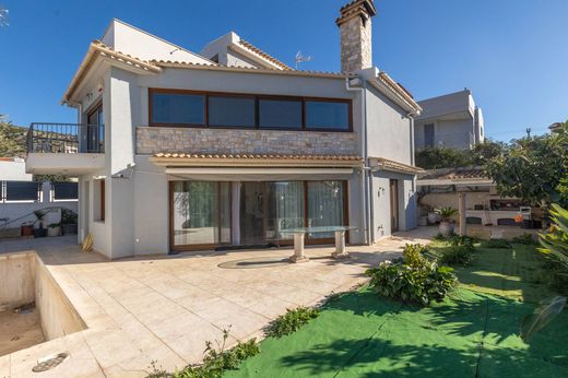 Casa Unifamiliare a Várkiza, Nomarchía Anatolikís Attikís