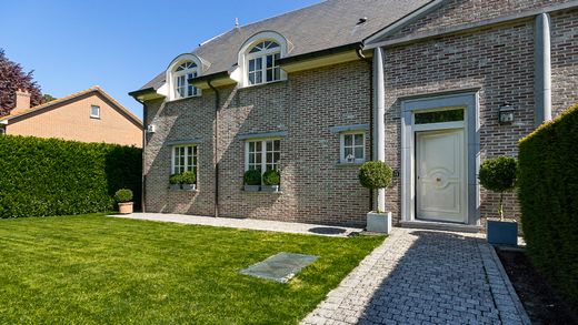 Terraced house in Wezembeek-Oppem, Flemish Brabant Province