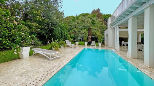 Marina di Pietrasanta, Provincia di Luccaのヴィラ