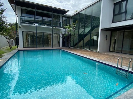 Kuala Lumpur Villas And Luxury Homes For Sale Prestigious Properties In Kuala Lumpur Luxuryestate Com
