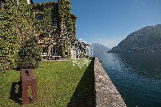 Villa in Brienno, Provincia di Como