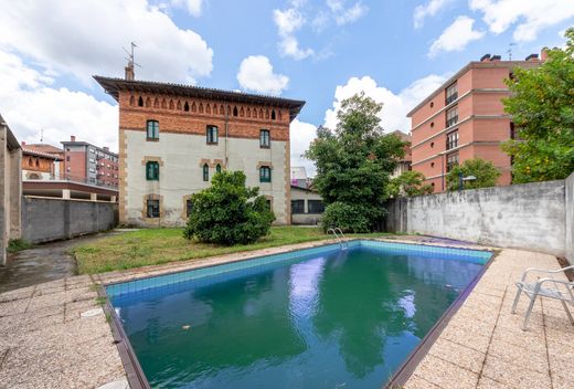 Etxebarri, ギプスコアの一戸建て住宅