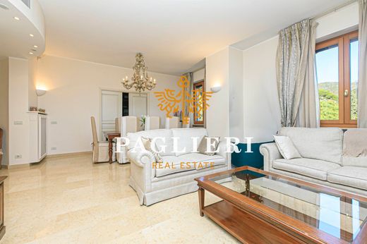 Appartamento a Genova, Liguria