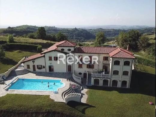 Villa a Murazzano, Cuneo