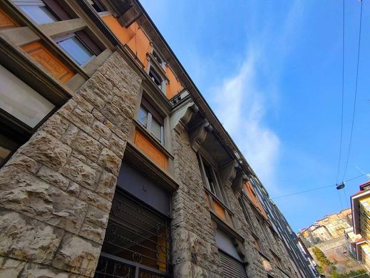 Apartment / Etagenwohnung in Bergamo, Provincia di Bergamo