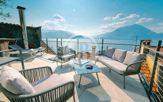 Reihenhaus in Fiumelatte, Provincia di Lecco