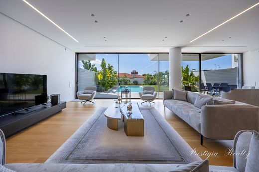 Villa Plurifamiliare a Vári, Nomarchía Anatolikís Attikís