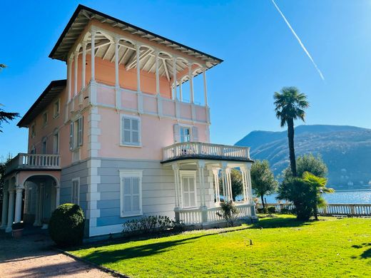 Villa Plurifamiliare a Porto Ceresio, Varese