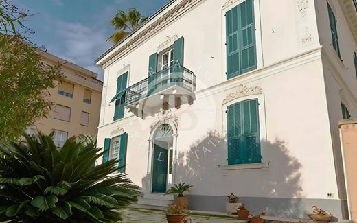 Villa en Vente à Imperia