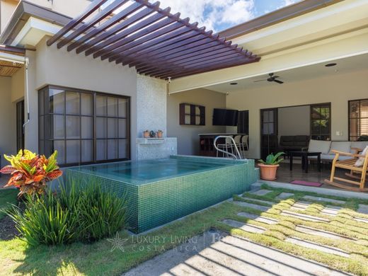 منزل ﻓﻲ Colón, Mora