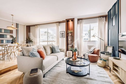 Apartment / Etagenwohnung in Madrid, Provinz Madrid