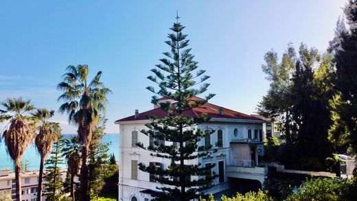 Mehrfamilienhaus in Sanremo, Provincia di Imperia