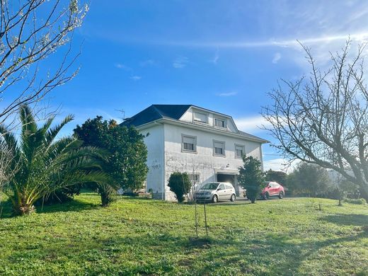 Chalet a Miño, Provincia da Coruña