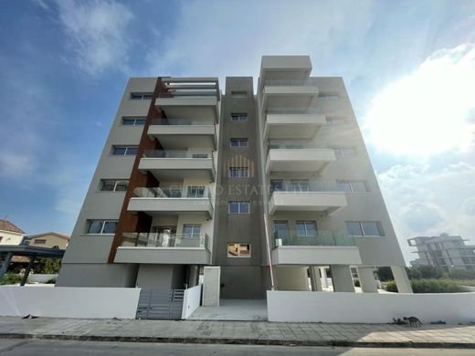 Apartment / Etagenwohnung in Germasógeia, Limassol District