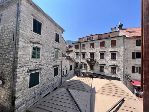Piso / Apartamento en Kotor