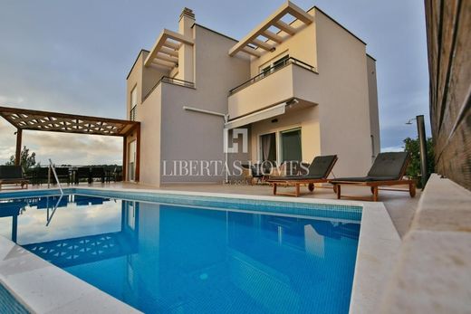 Twee-onder-een-kapwoning in Šibenik, Grad Šibenik