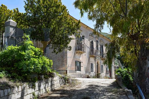 빌라 / Giarratana, Ragusa