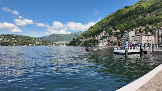Willa w Como, Provincia di Como