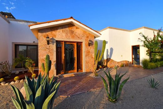 Detached House in El Centenario, La Paz