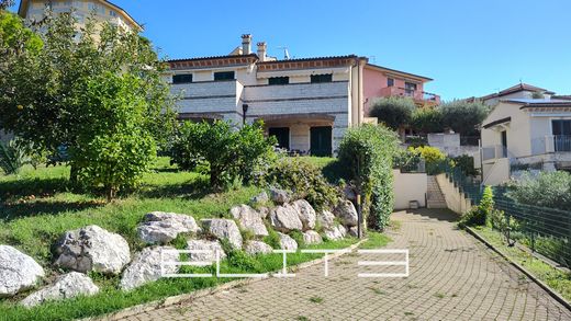 Villa Sirolo, Ancona ilçesinde