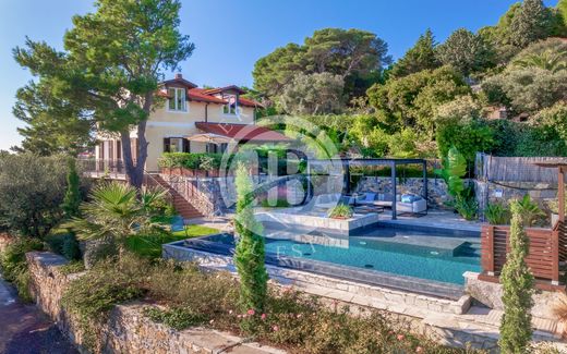 Villa a Cervo, Imperia