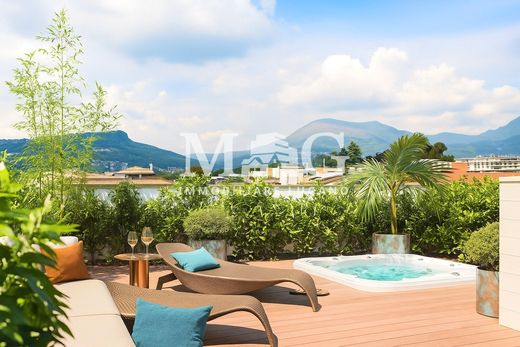 阁楼  Lugano, Cantone Ticino