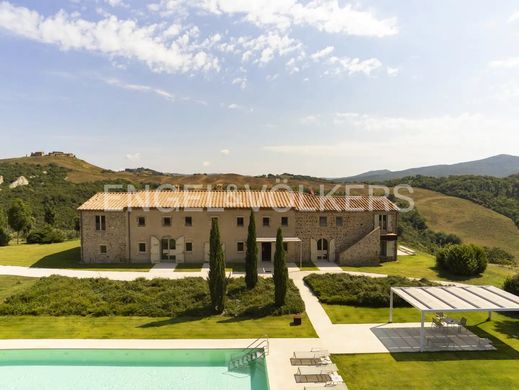 Country House in Volterra, Pisa