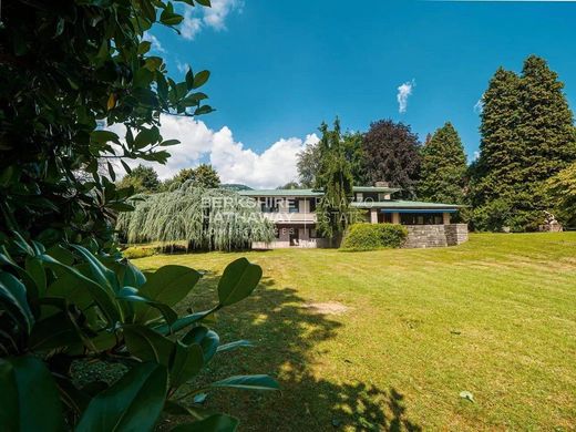 Villa in Lesa, Provincia di Novara