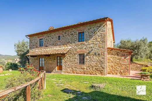 Edificio en Larciano, Florencia