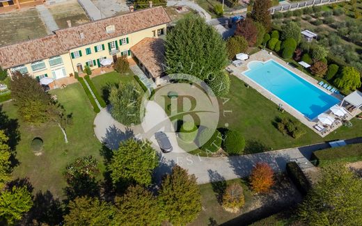 Villa multifamiliale à Costigliole d'Asti, Provincia di Asti