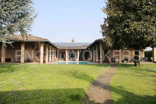 Villa in Vermezzo, Milan