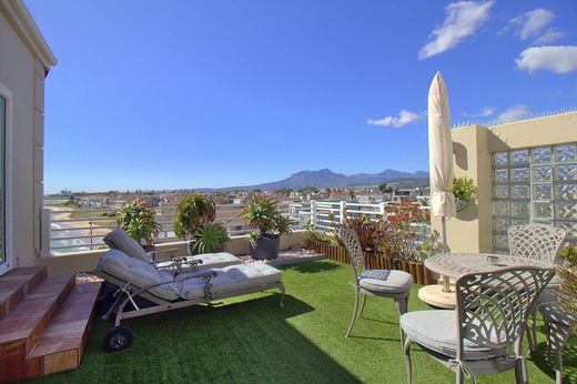 Apartment in Gordons Bay, City of Cape Town