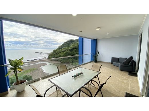 Apartment / Etagenwohnung in Jacó, Garabito