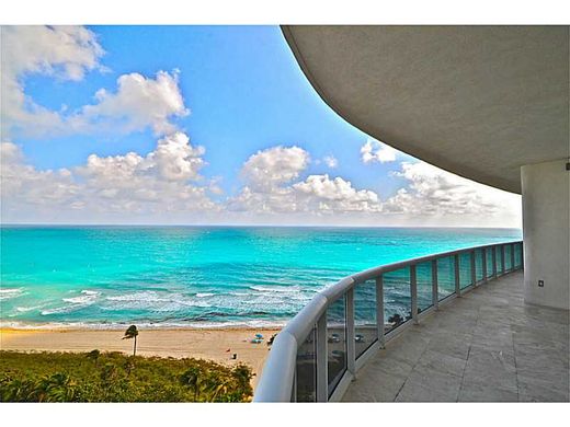 Bal Harbour, Miami-Dade Countyのアパートメント